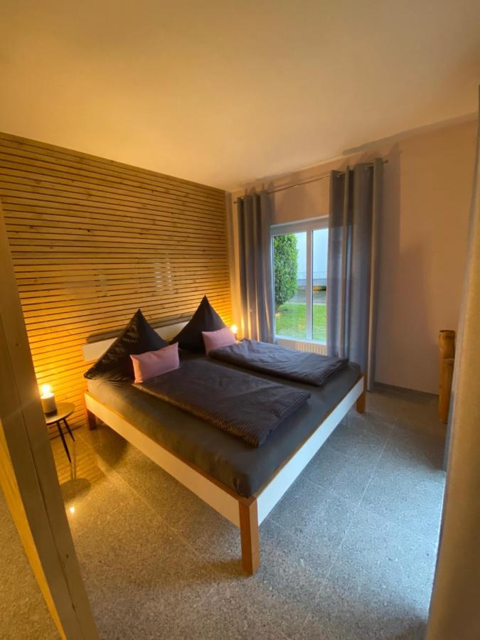 1 Apartment *