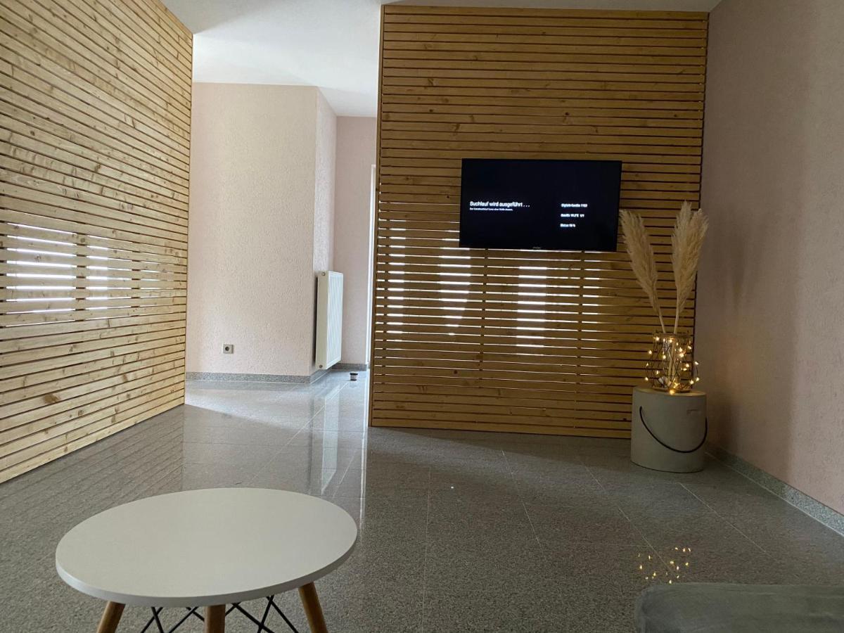 1 Apartment *